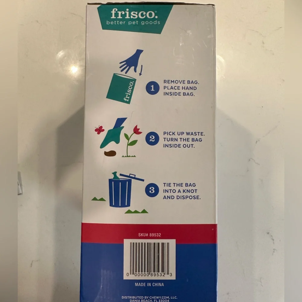 Frisco Scented Dog Waste Bags. 900 bags. Includes 2 dispensers